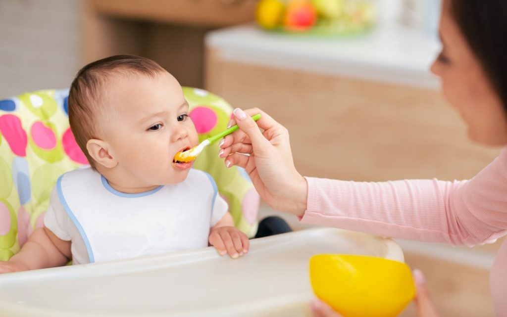 nursery childcare practioner works in early years